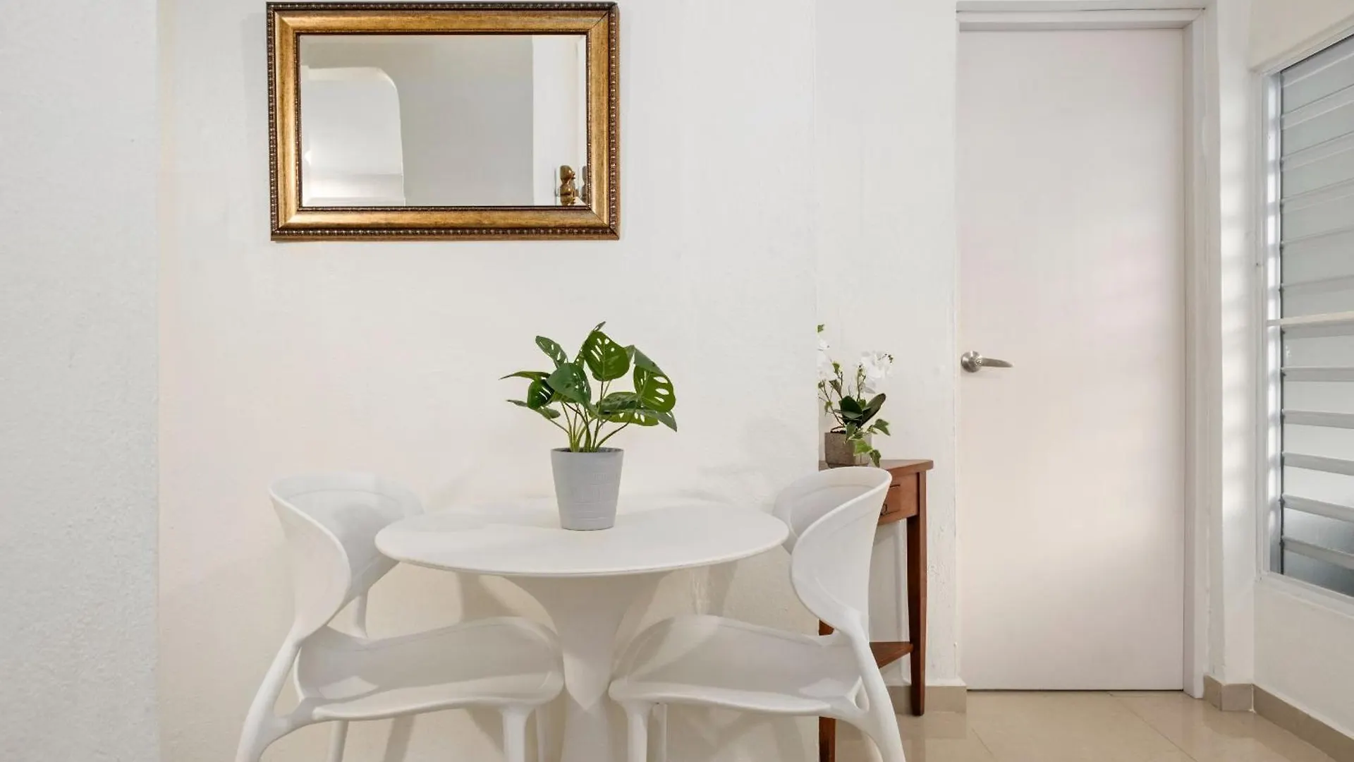 Prime Location At Condado Beach 1Br 1Ba - Apt 8 San Juan 0*,  Puerto Rico